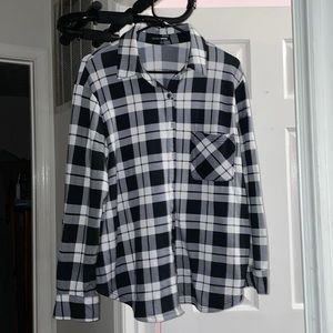 Fashion Nova black and white flannel